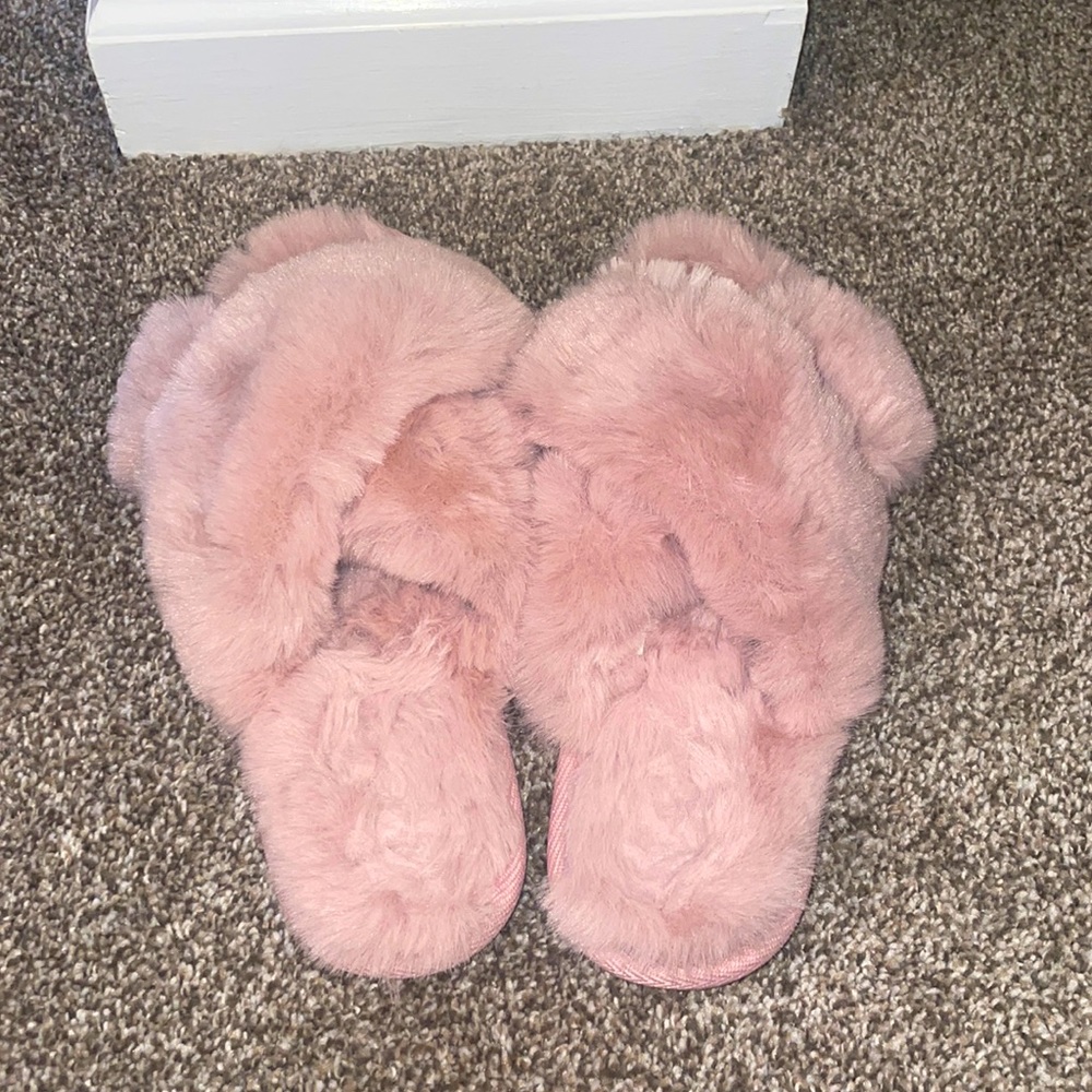 Like new! Lauren Conrad slippers!